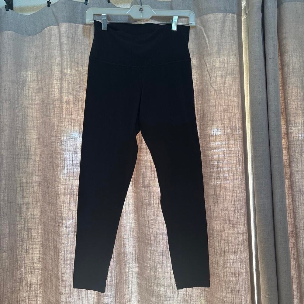 Black high waisted leggings with thumb